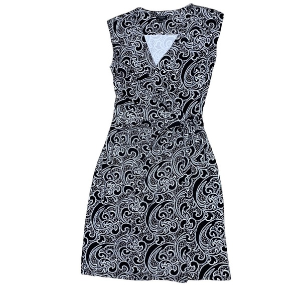 Ann Taylor Dresses & Skirts - Ann Taylor black and white paisley wrap dress